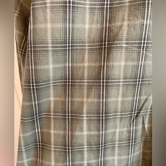 Columbia 💯% cotton Men’s Button down Green Plaid size M Medium - Picture 2 of 11